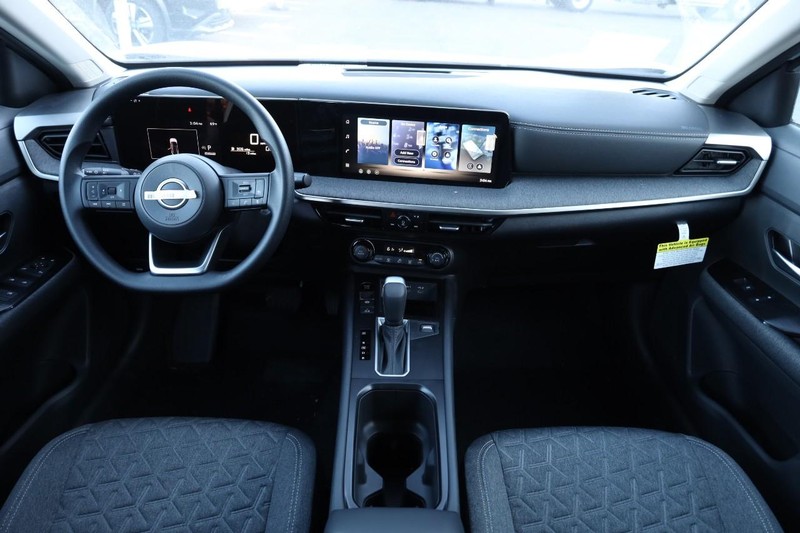 Nissan Kicks Vehicle Image 22