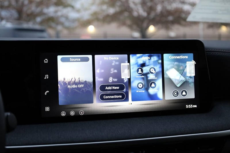 Nissan Kicks Vehicle Image 11