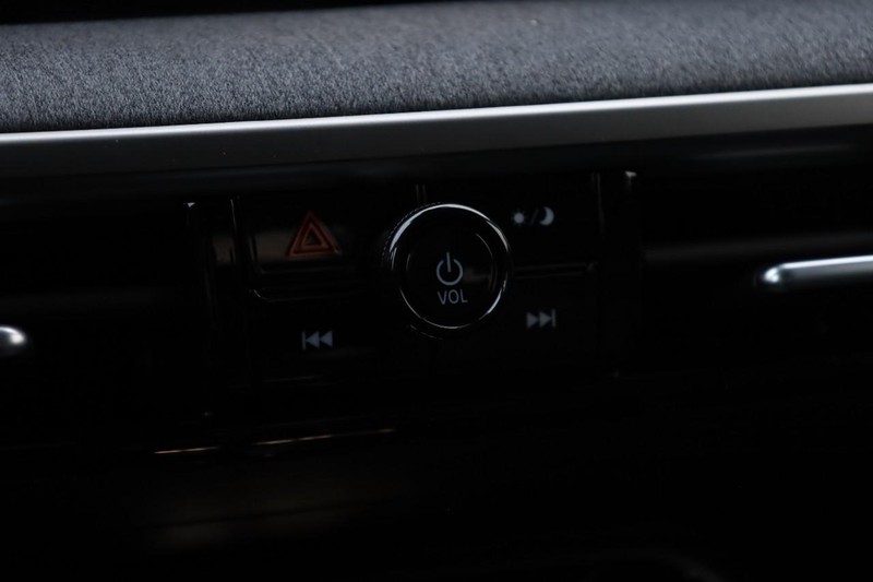 Nissan Kicks Vehicle Image 13