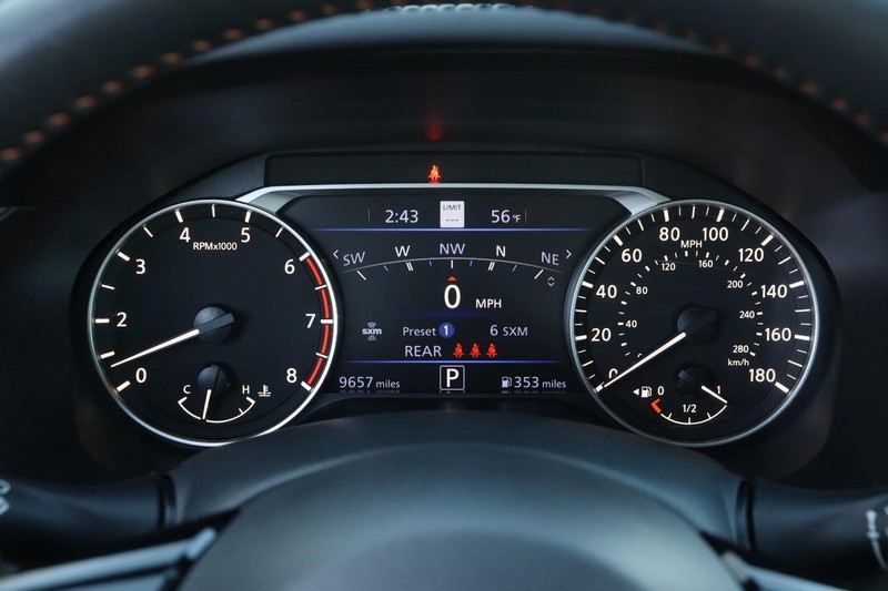 Nissan Altima Vehicle Image 14