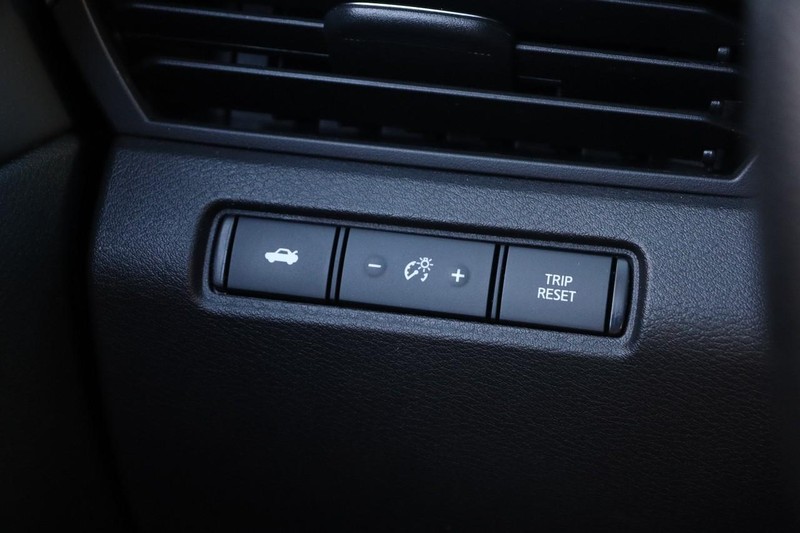 Nissan Altima Vehicle Image 18