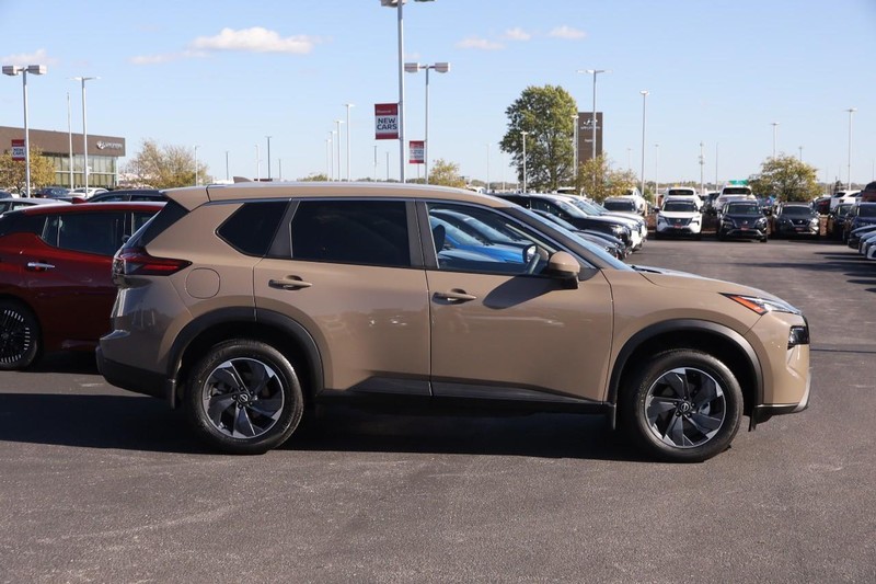 Nissan Rogue Vehicle Image 05