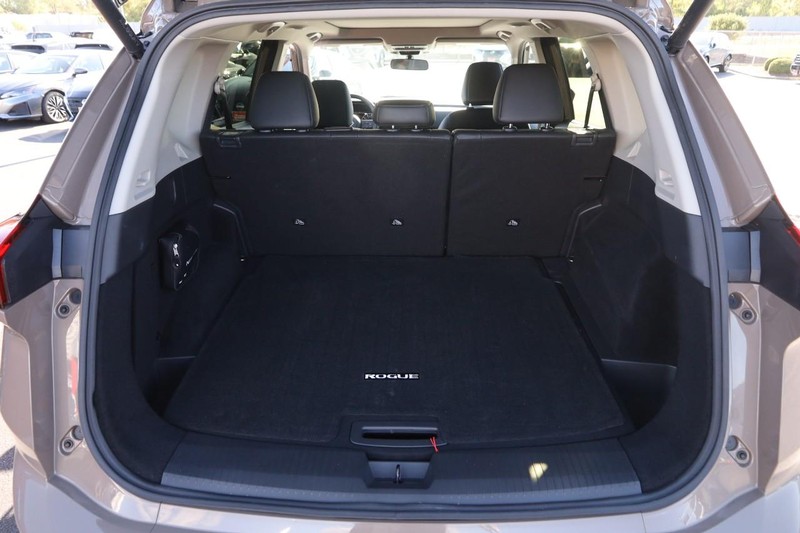 Nissan Rogue Vehicle Image 07