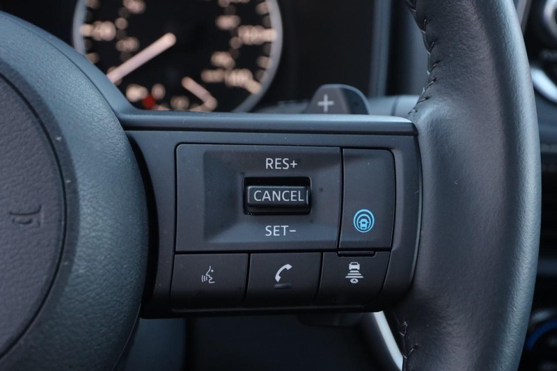 Nissan Rogue Vehicle Image 13