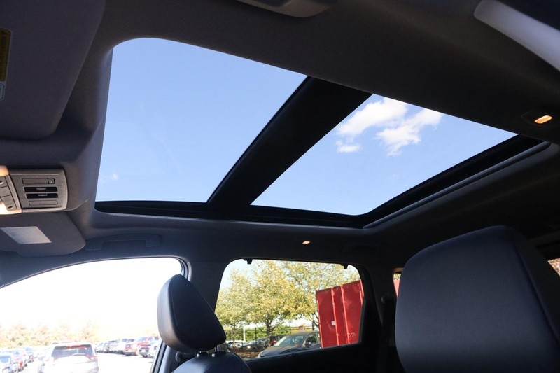 Nissan Rogue Vehicle Image 21
