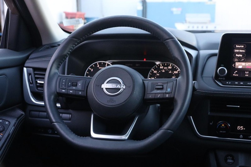 Nissan Rogue Vehicle Image 24