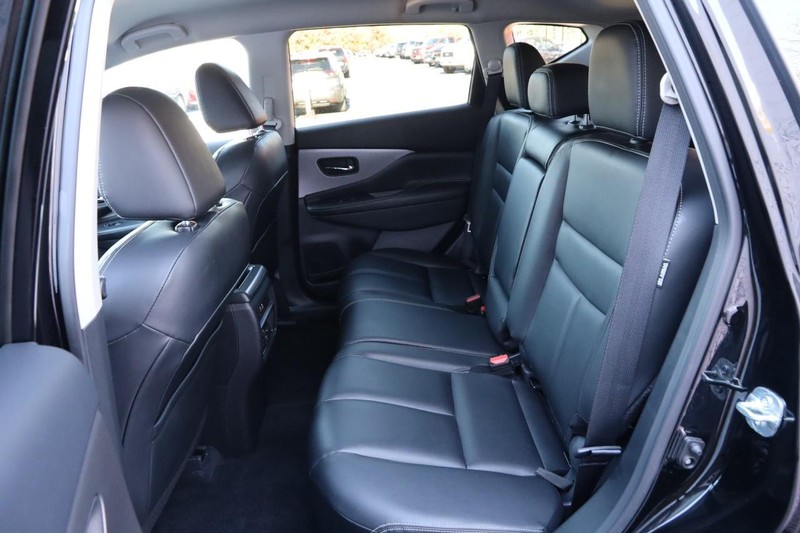Nissan Murano Vehicle Image 09