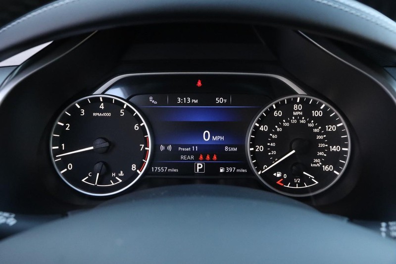Nissan Murano Vehicle Image 13