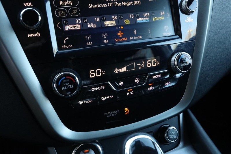 Nissan Murano Vehicle Image 17