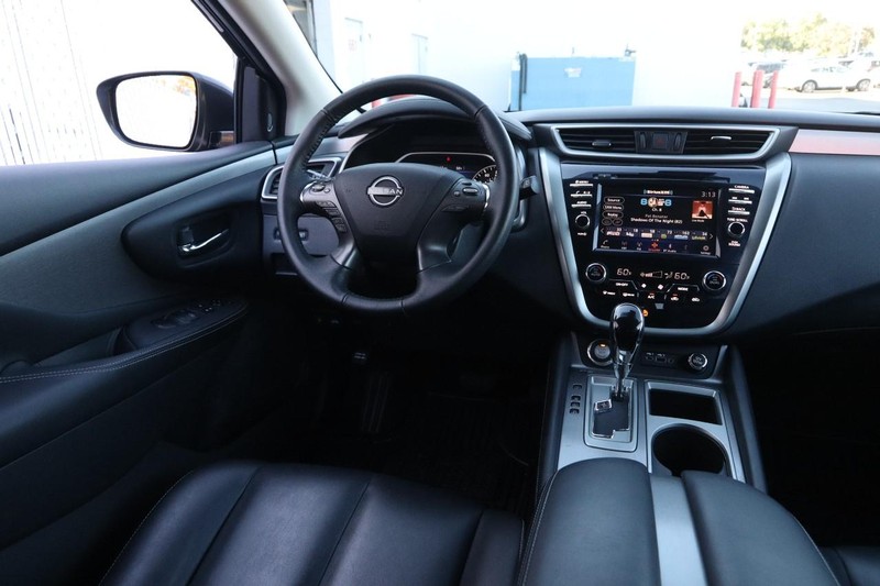 Nissan Murano Vehicle Image 21