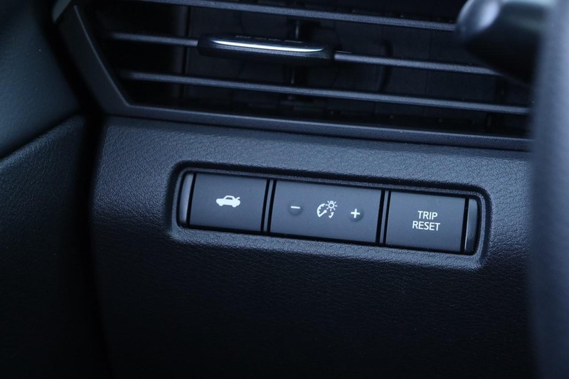 Nissan Altima Vehicle Image 18