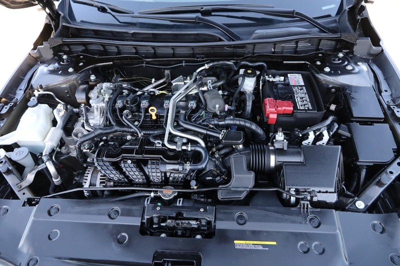 Nissan Altima Vehicle Image 25