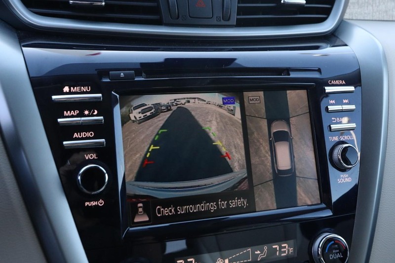 Nissan Murano Vehicle Image 18