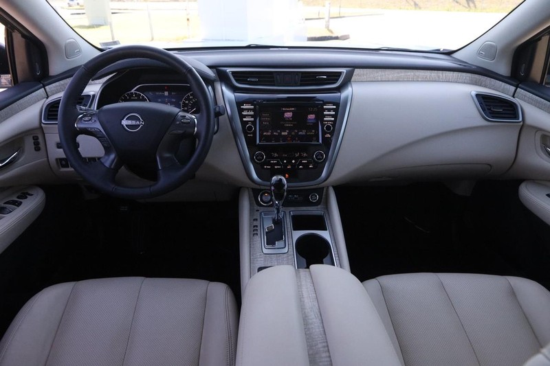 Nissan Murano Vehicle Image 22