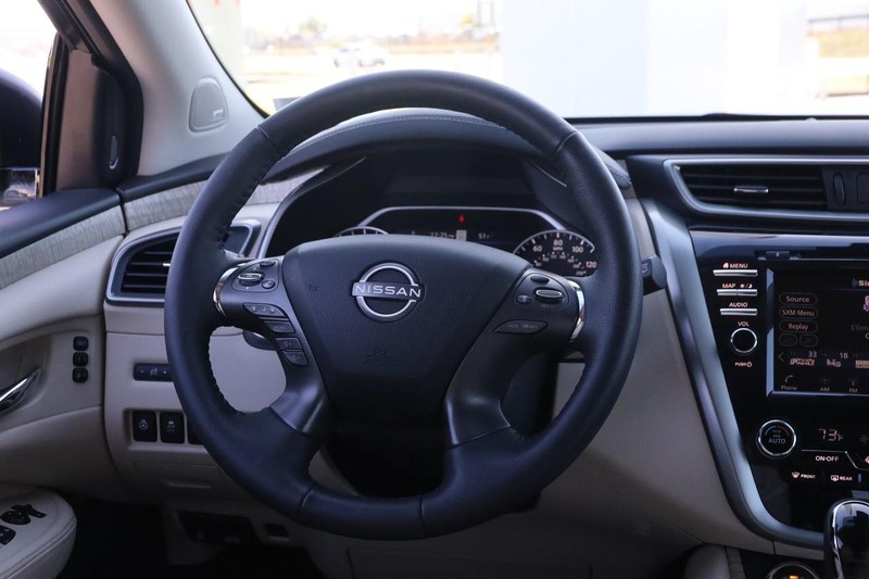 Nissan Murano Vehicle Image 24
