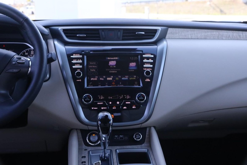 Nissan Murano Vehicle Image 25