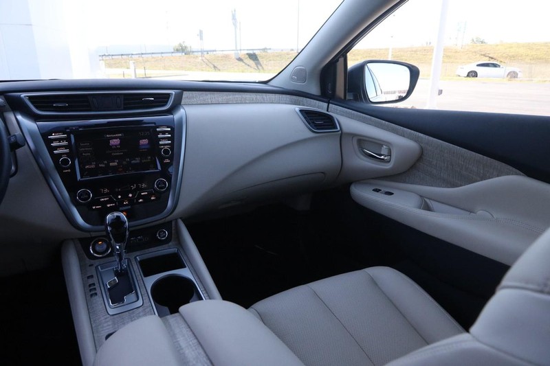 Nissan Murano Vehicle Image 26