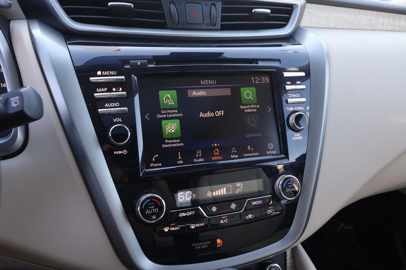 Nissan Murano Vehicle Image 17