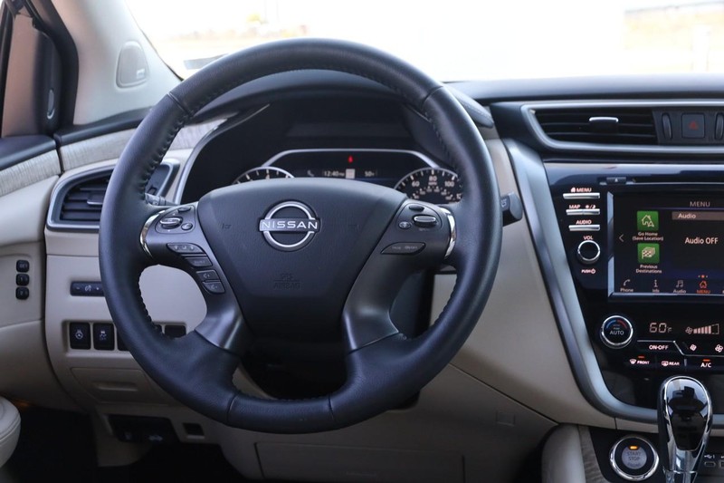 Nissan Murano Vehicle Image 24