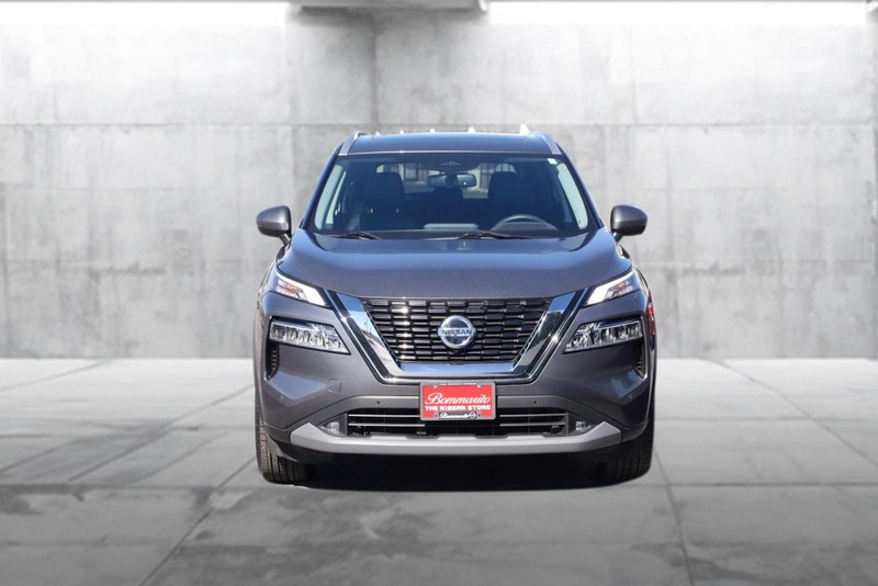 Nissan Rogue Vehicle Full-screen Gallery Image 4