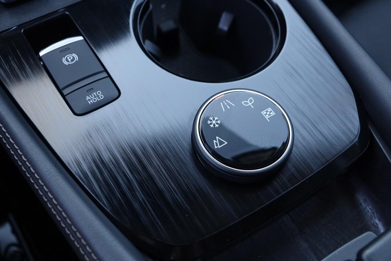 Nissan Rogue Vehicle Full-screen Gallery Image 19