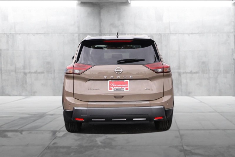 Nissan Rogue Vehicle Image 06