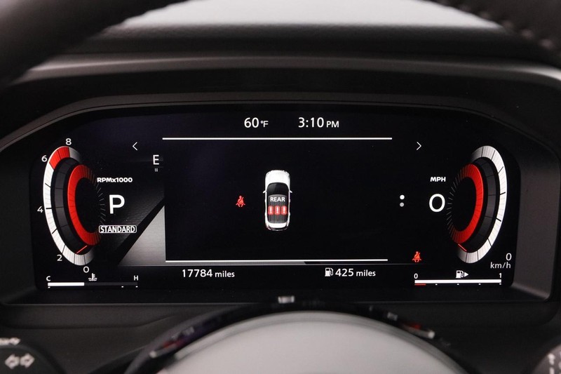 Nissan Rogue Vehicle Image 14