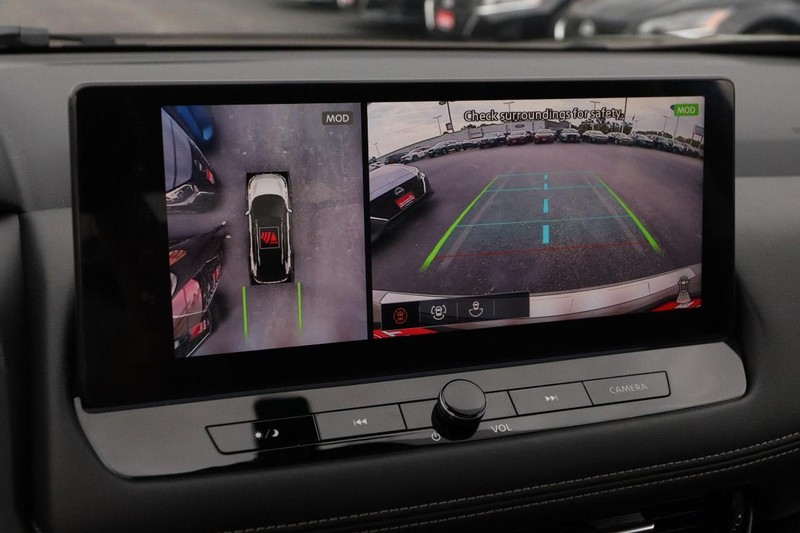 Nissan Rogue Vehicle Image 17