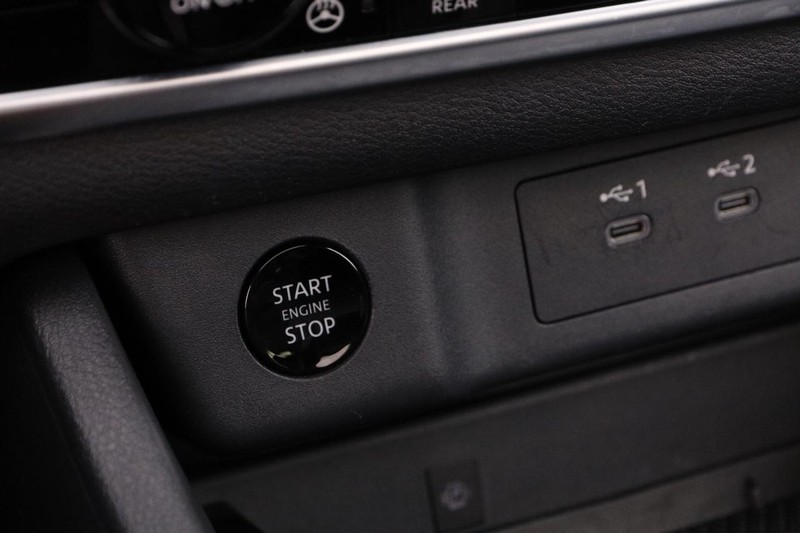 Nissan Rogue Vehicle Image 19