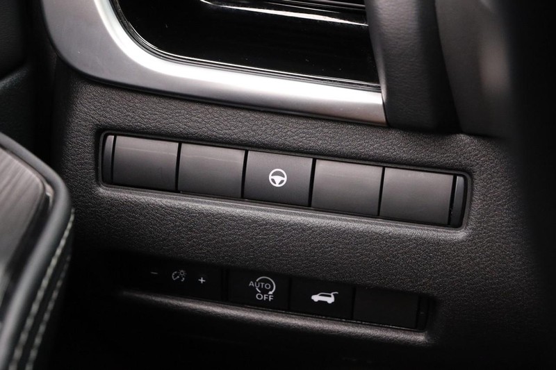 Nissan Rogue Vehicle Image 21