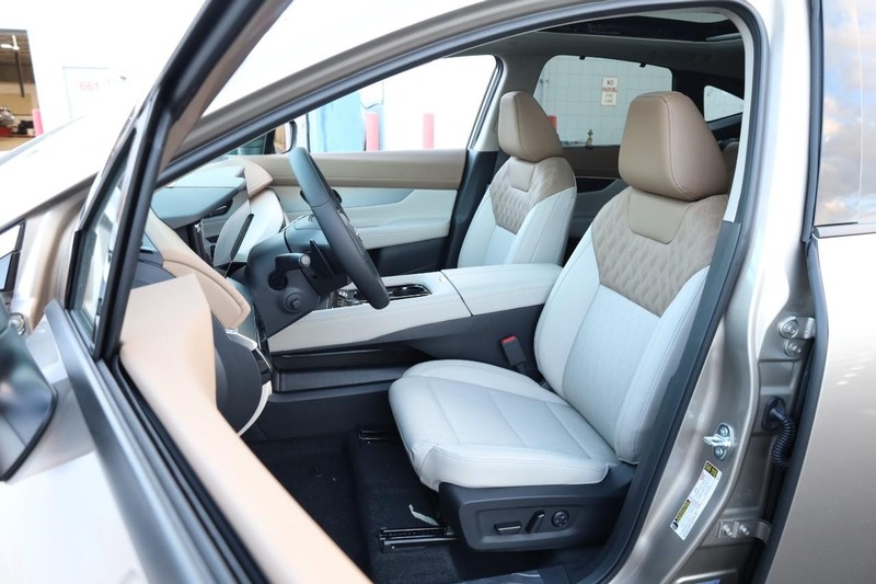 Nissan Murano Vehicle Image 11