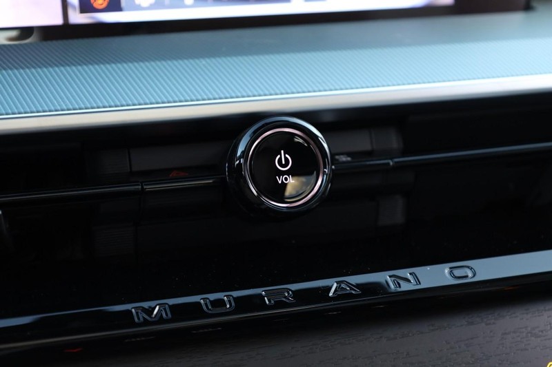 Nissan Murano Vehicle Image 17