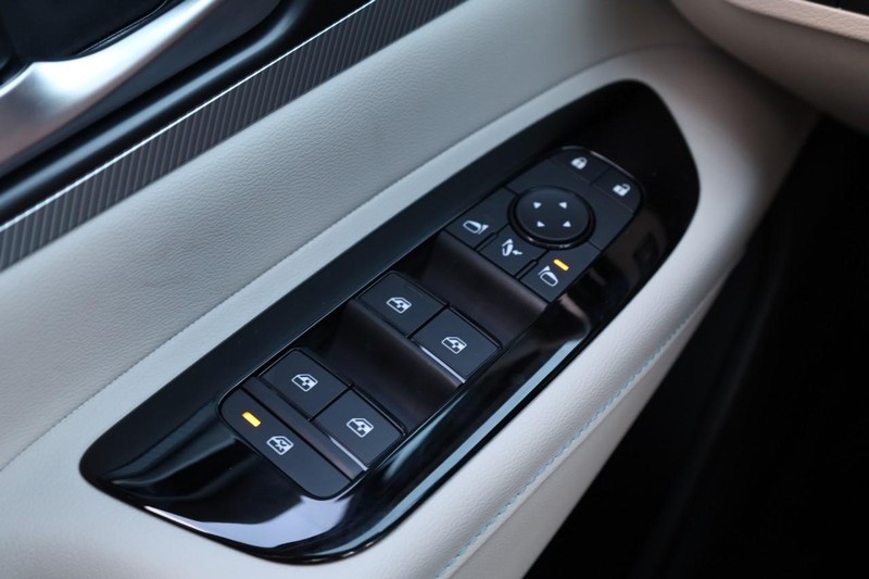 Nissan Murano Vehicle Image 22