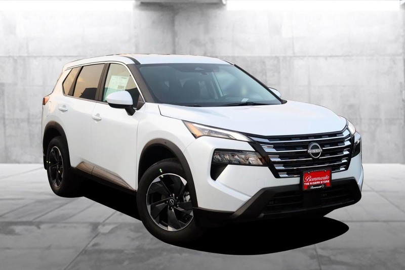 Nissan Rogue Vehicle Image 02