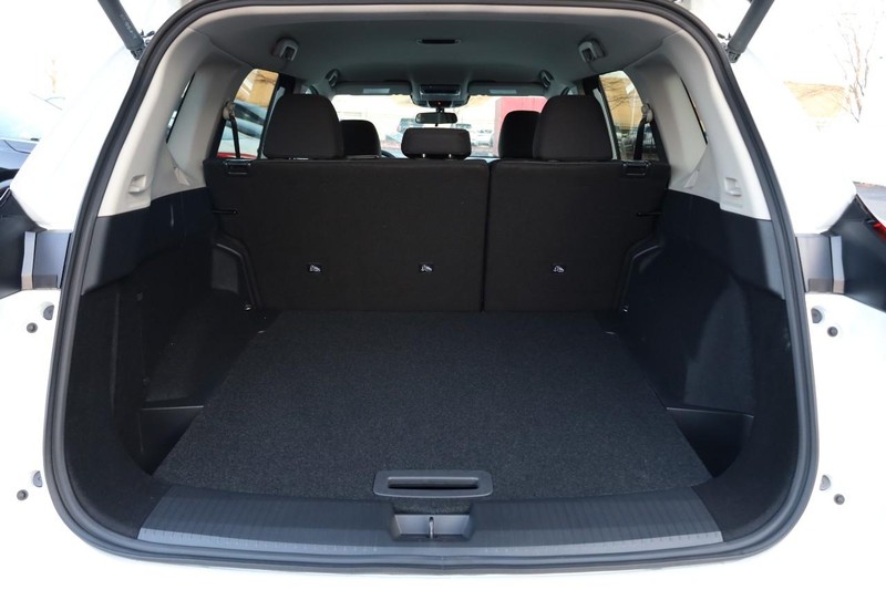 Nissan Rogue Vehicle Image 07