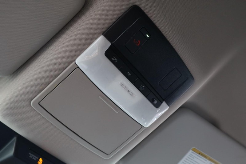 Nissan Rogue Vehicle Image 16