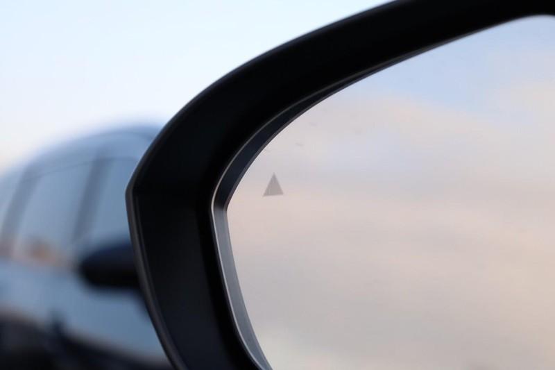 Nissan Rogue Vehicle Image 19