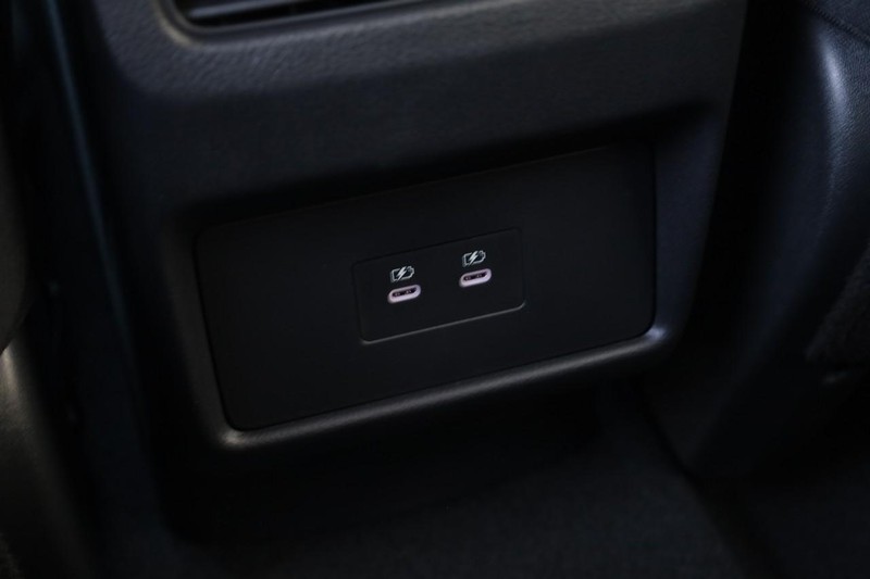 Nissan Rogue Vehicle Image 21