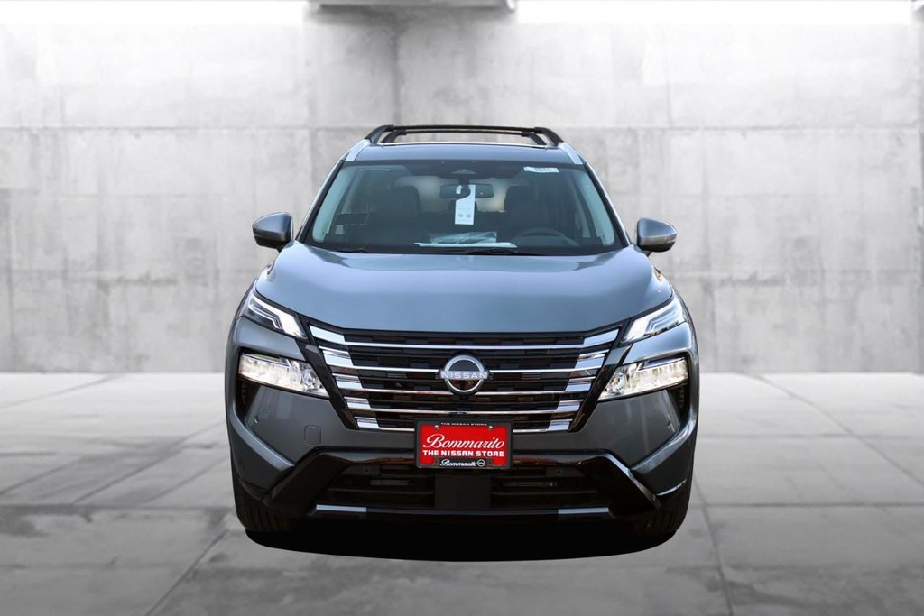 Nissan Rogue Vehicle Image 04