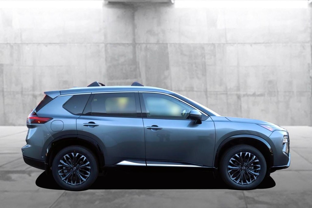 Nissan Rogue Vehicle Image 05