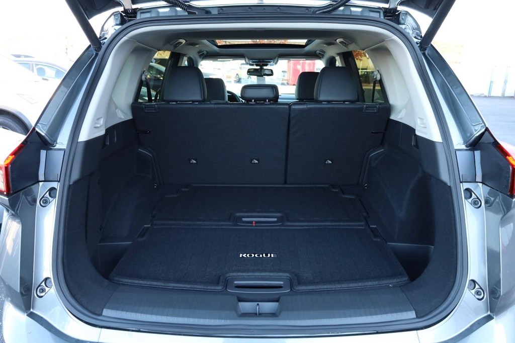 Nissan Rogue Vehicle Image 07