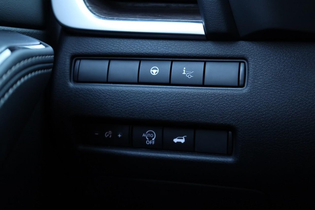 Nissan Rogue Vehicle Image 22