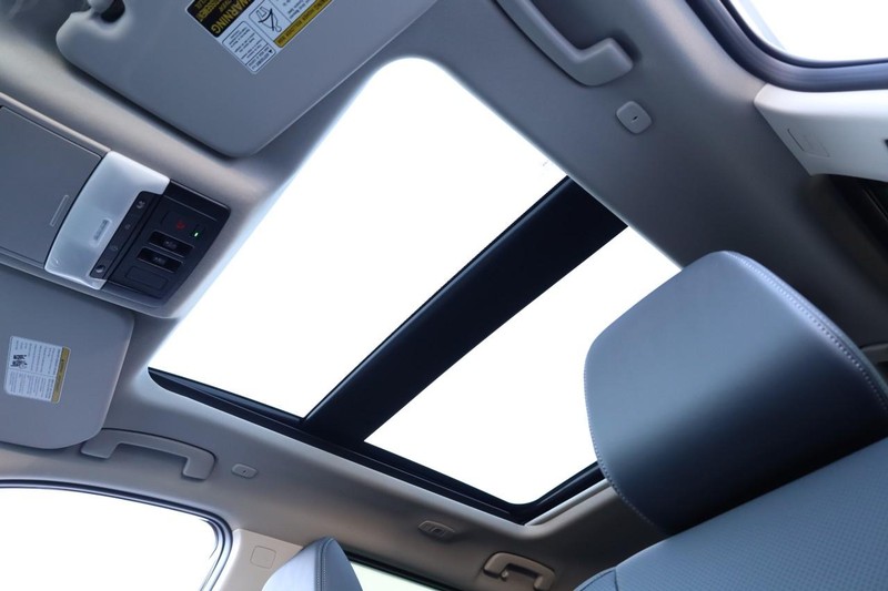 Nissan Rogue Vehicle Image 08