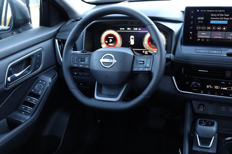Nissan Rogue Vehicle Image 27