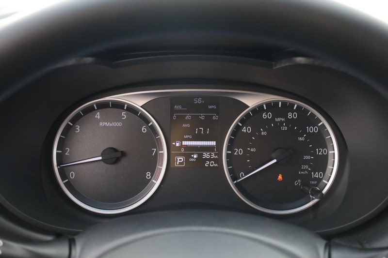 Nissan Versa Vehicle Full-screen Gallery Image 10