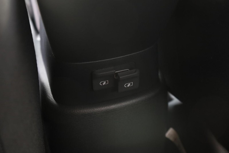 Nissan Versa Vehicle Full-screen Gallery Image 20