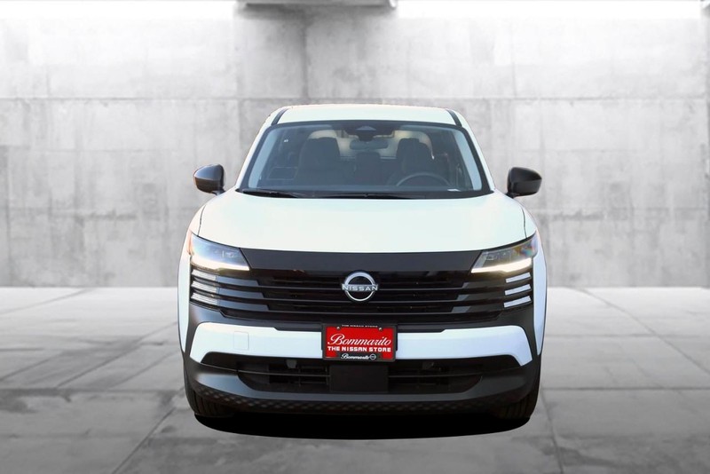 Nissan Kicks Vehicle Image 04