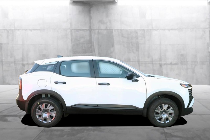 Nissan Kicks Vehicle Image 05