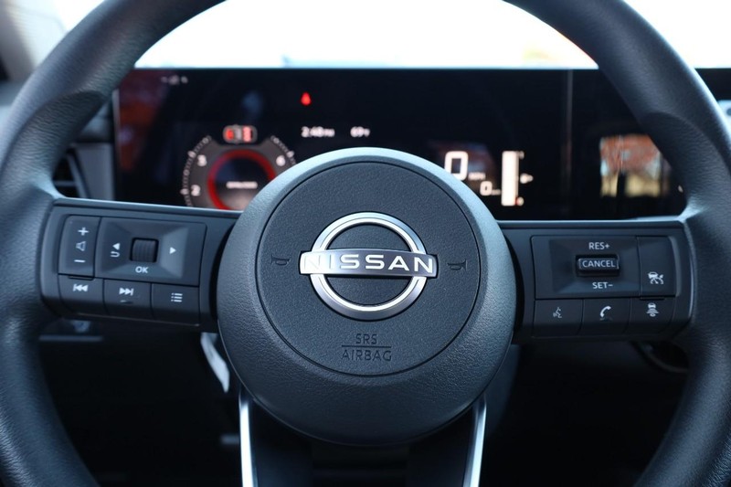 Nissan Kicks Vehicle Image 09