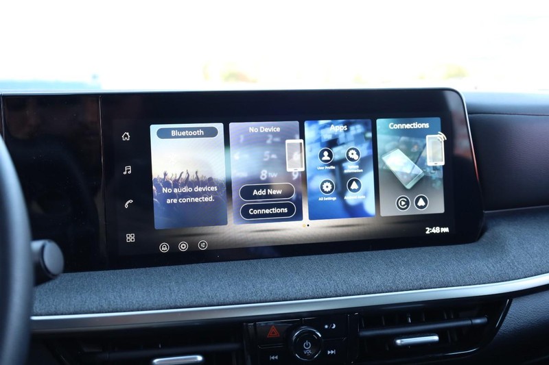 Nissan Kicks Vehicle Image 11